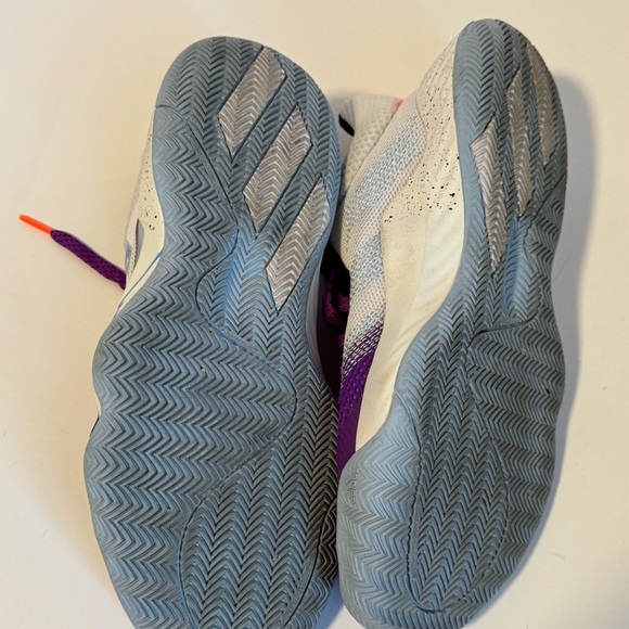 Adidas D.O.N. Issue 1 shoes.  Men’s size 7 - Picture 6 of 11